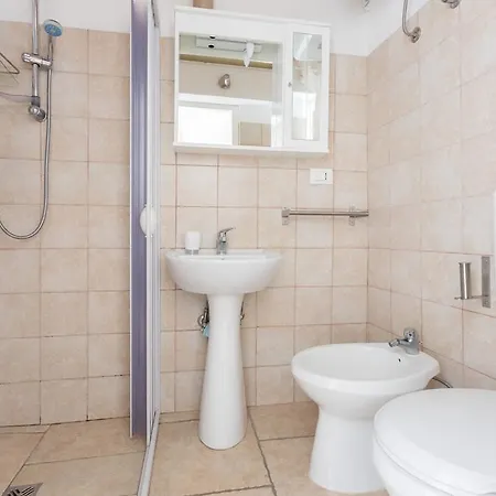 Dimora Alfonso Pomes Apartmán *