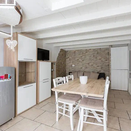 Apartmán Dimora Alfonso Pomes *